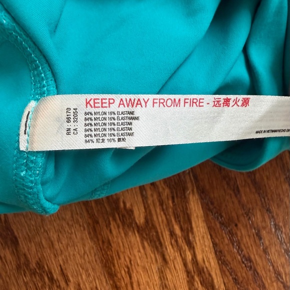 FREE PEOPLE FP MOVEMENT – Hearts Aflutter Leggings
Color: Wavy Waters - Small - Picture 6 of 8